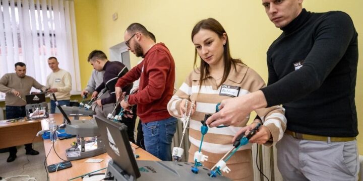 У Львові завершився поглиблений курс з лапароскопії для хірургів та медсестер