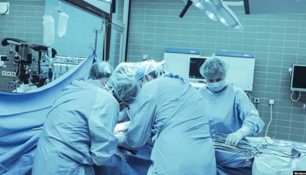 Укра’iнськi лiкарнi отримали 161 наркозно-дихальний апарат, який використовують пiд час проведення складних операцiй